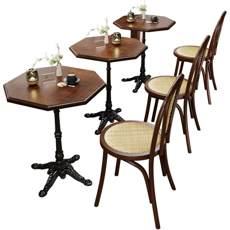 Customized Coffee Shop Tables and Chairs Solid Wood American Retro Theme Western Restaurant Utensils